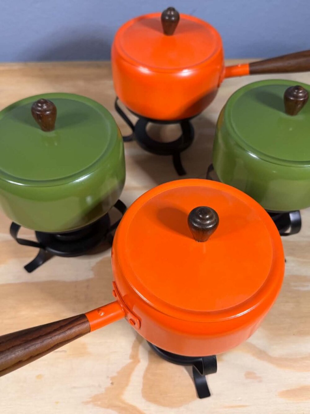 Vintage MCM Individual Fondue Pots Set of 4 Orange Avocado Green Japan 1970s